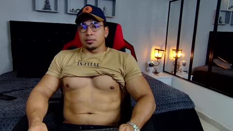 tyler_hank1 online show from 22, 12, 2024
