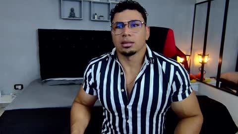 tyler_hank1 online show from 20, 1, 2025