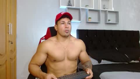 tyler_hank1 online show from 25, 11, 2025