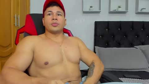 Snapshot of tyler_hank1 chatting on 10, 6, 2026 tyler_hank1 online show from 10, 6, 2026