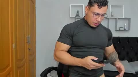 Snapshot of tyler_hank1 chatting on 27, 6, 2026 tyler_hank1 online show from 27, 6, 2026