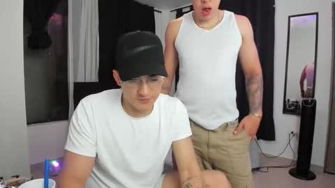 Snapshot of tyler_scotts2323 chatting on 14, 12, 2025 tyler_scotts2323 online show from 14, 12, 2025