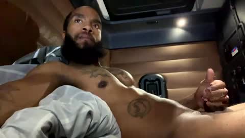Snapshot of tymarley808 chatting on 5, 7, 2026 Dxkyoudown010 online show from 5, 7, 2026