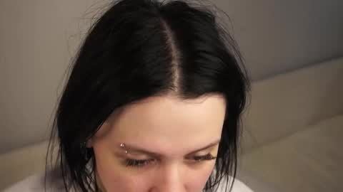 Lili online show from 20, 2, 2025