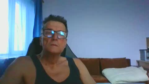 ulmeni4 online show from 25, 11, 2025