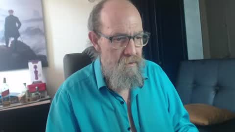 Snapshot of uncle_hottiecb chatting on 16, 7, 2026 Uncle Hottie online show from 16, 7, 2026