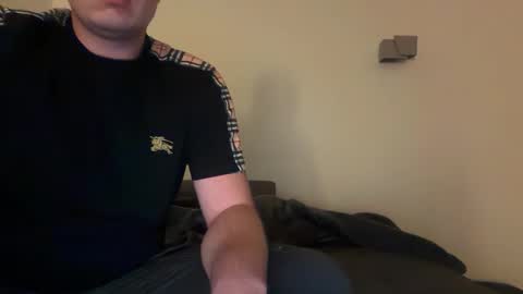 Snapshot of uncutedaustria chatting on 6, 10, 2025 Tom online show from 6, 10, 2025