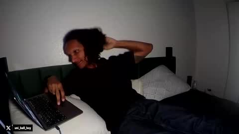 Snapshot of uniballboy chatting on 8, 3, 2026 Uni Ball online show from 8, 3, 2026