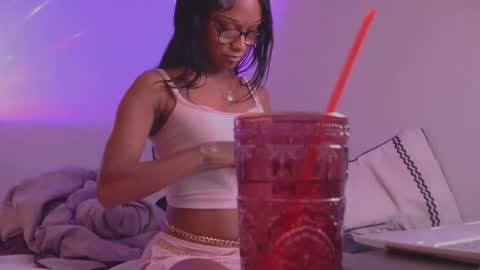 uniqecho online show from 18, 3, 2026