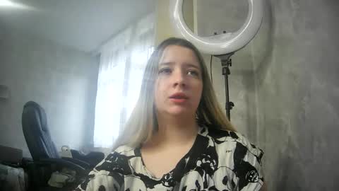 Snapshot of universeemily chatting on 30, 10, 2025 UniverseEmily online show from 30, 10, 2025
