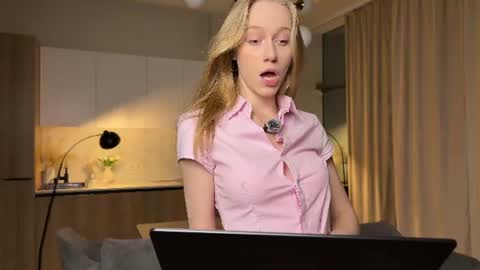 Snapshot of unnabella chatting on 20, 6, 2026 UnnaBella online show from 20, 6, 2026