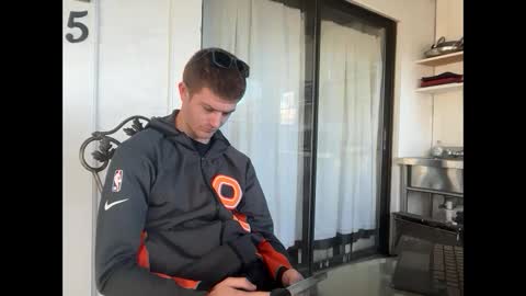 Stepbro online show from 3, 3, 2025