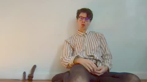 Snapshot of upsetboy chatting on 26, 10, 2025 deaf mute boy online show from 26, 10, 2025