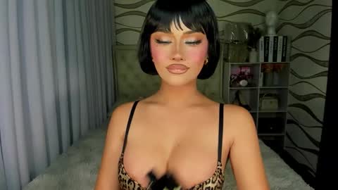 Snapshot of ur_lady_georgina chatting on 15, 10, 2025 georgina online show from 15, 10, 2025