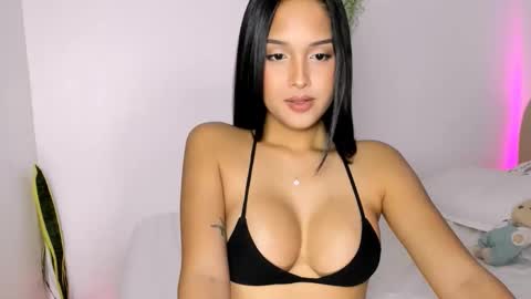 Veronica Lodge online show from 5, 3, 2026