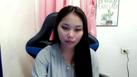 ur_small_girl online show from 25, 11, 2025