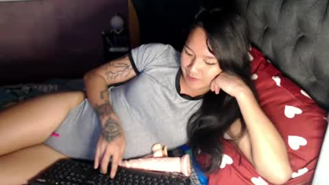 NEWRA  ALLISON online show from 30, 7, 2026