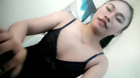 Snapshot of urasian_pinayxxx chatting on 26, 5, 2026 Alvie online show from 26, 5, 2026