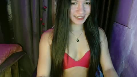 Snapshot of urasiansexbombgirlxxx chatting on 8, 12, 2024 Elizabeth online show from 8, 12, 2024