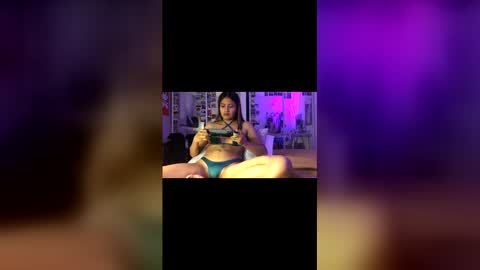Snapshot of urbabygurl13 chatting on 29, 4, 2026 urbabygurl13 online show from 29, 4, 2026