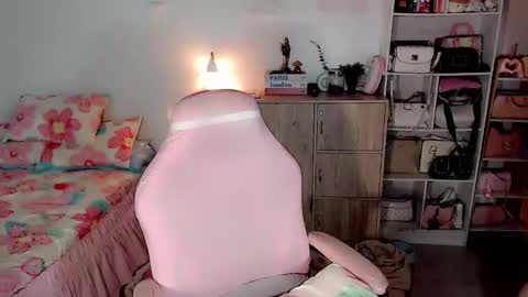 Snapshot of urbabymonica chatting on 6, 10, 2025 MONICA DEMONYETA online show from 6, 10, 2025