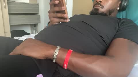 Snapshot of urbandick5 chatting on 19, 3, 2026 urbandick5 online show from 19, 3, 2026