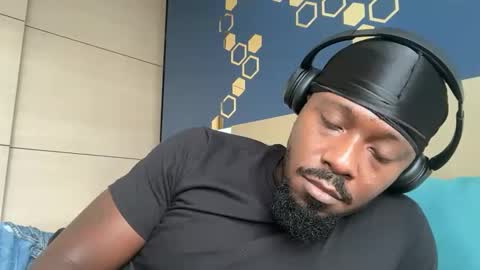 Snapshot of urbandick5 chatting on 8, 4, 2026 urbandick5 online show from 8, 4, 2026