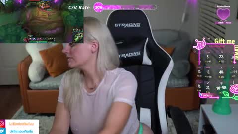 Snapshot of urbimbowaifu chatting on 29, 9, 2025 Candi Skye online show from 29, 9, 2025