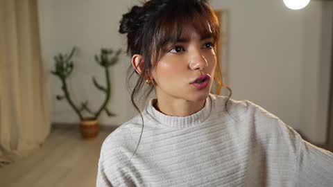 Linda Restrepo online show from 5, 1, 2025