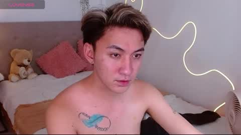 Snapshot of urdeityoflove_ chatting on 28, 9, 2025 rose and khristine online show from 28, 9, 2025