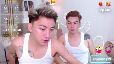 Snapshot of urdeityoflove_ chatting on 13, 10, 2025 rose and khristine online show from 13, 10, 2025