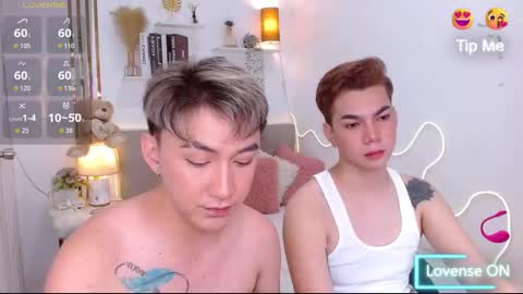 Snapshot of urdeityoflove_ chatting on 15, 10, 2025 rose and khristine online show from 15, 10, 2025