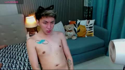 Snapshot of urdeityoflove_ chatting on 14, 11, 2025 rose and khristine online show from 14, 11, 2025