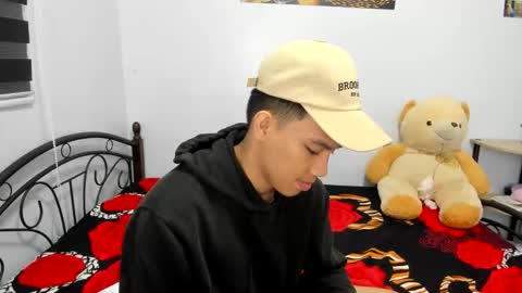 urfucker_vinz online show from 12, 4, 2026