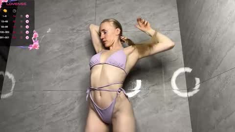 Snapshot of uriyani chatting on 6, 11, 2025 ElizabethLizy online show from 6, 11, 2025