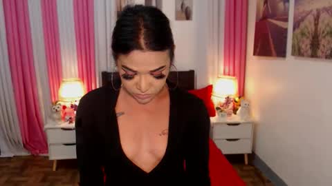 Queen Nicole online show from 11, 2, 2025