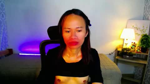 urlovely_che online show from 9, 10, 2025