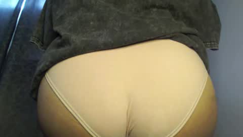 Snapshot of urlovely_hait chatting on 23, 10, 2025 Sham online show from 23, 10, 2025