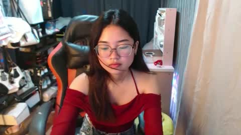 Snapshot of urlovelychinita chatting on 2, 10, 2025 urlovelychinita online show from 2, 10, 2025