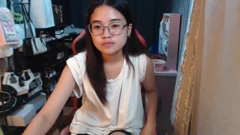 Snapshot of urlovelychinita chatting on 13, 10, 2025 urlovelychinita online show from 13, 10, 2025