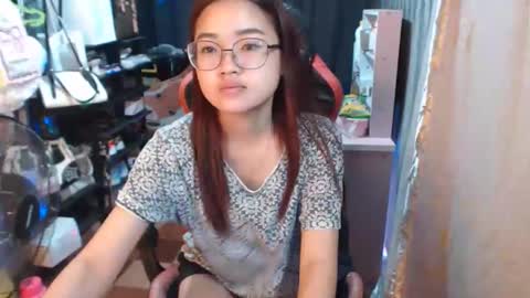 Snapshot of urlovelychinita chatting on 18, 10, 2025 urlovelychinita online show from 18, 10, 2025