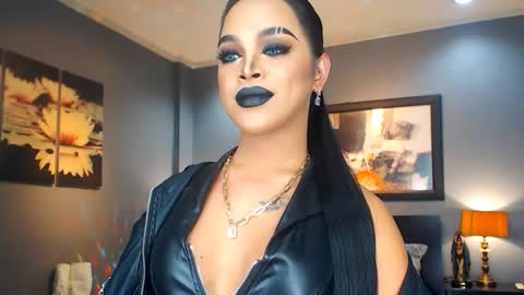 UrMajestyTyra online show from 4, 3, 2025