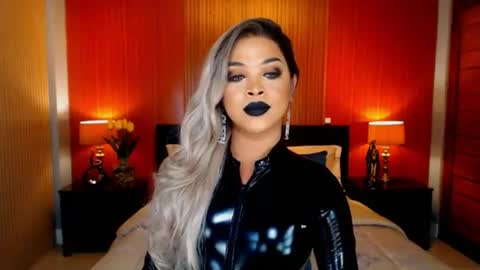 Snapshot of urmajestytyra chatting on 17, 6, 2026 UrMajestyTyra online show from 17, 6, 2026