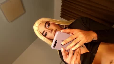 Snapshot of urnauthy_ciliaxxx chatting on 8, 2, 2025 cecilia online show from 8, 2, 2025