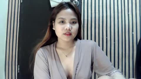 urpinaycutie online show from 2, 1, 2025