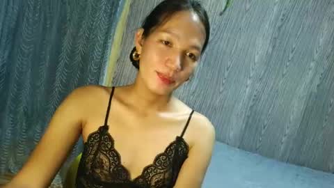 queen julia not into CHEAPGUY online show from 23, 10, 2025