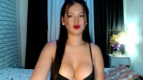 Snapshot of urthai_hotfilipinax chatting on 12, 10, 2025 angel online show from 12, 10, 2025