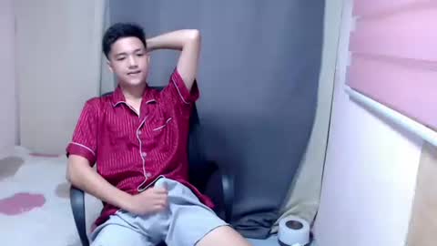 Snapshot of urtwinkjinwoo chatting on 15, 10, 2025 JC online show from 15, 10, 2025