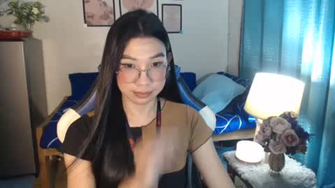 Ashley Kate Mateo Gray online show from 27, 1, 2025
