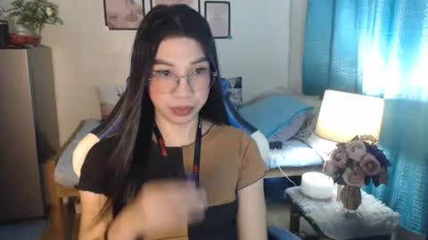 Ashley Kate Mateo Gray online show from 5, 2, 2025